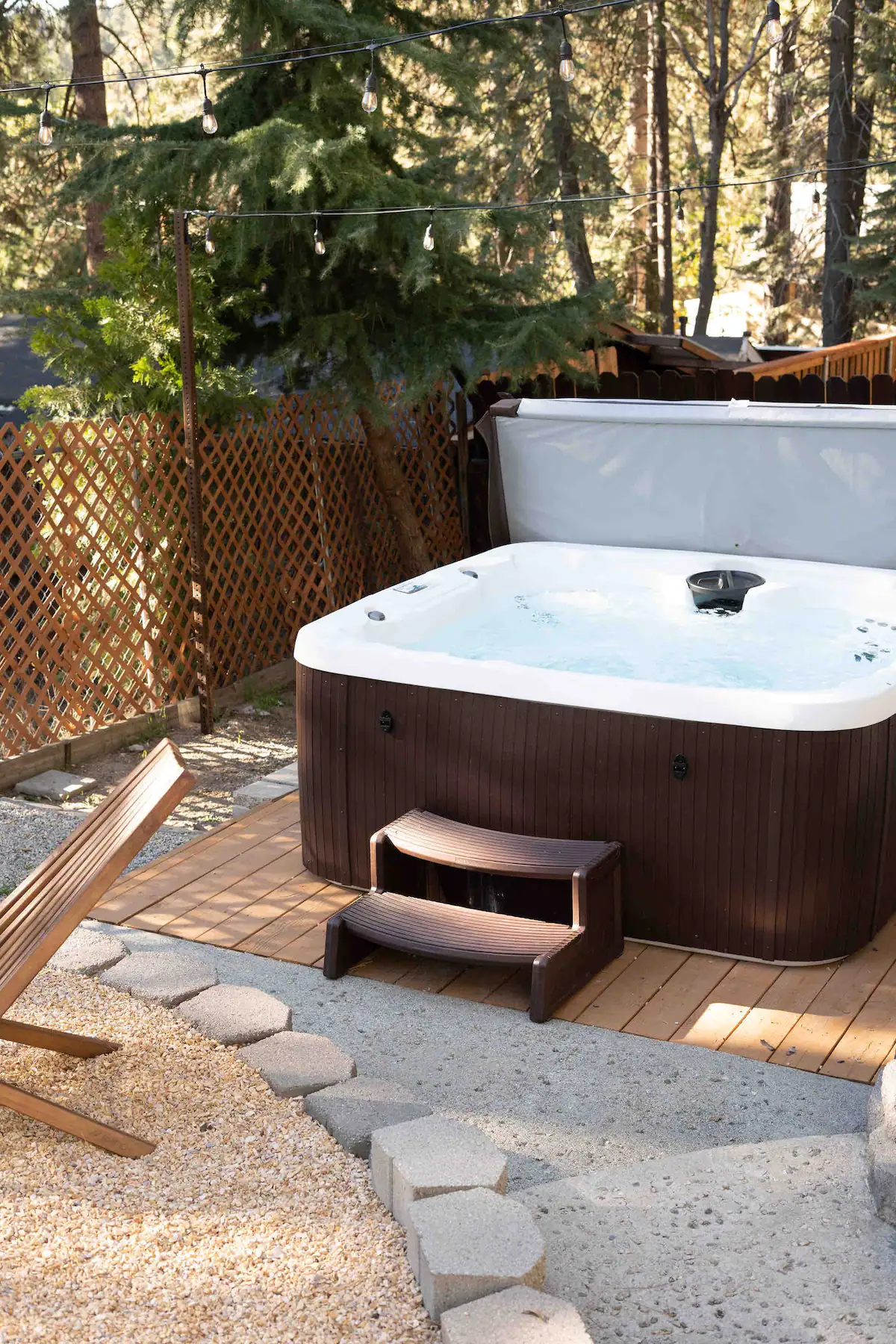 Wild Olive Lodge Hot tub, Running Springs Cabin near Lake Arrowhead and Lake Gregory